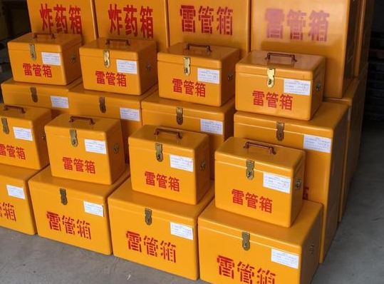 曲靖玻璃钢雷管箱的使用寿命一般是多少？